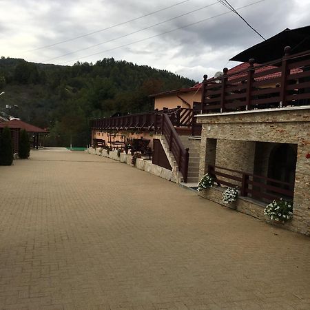 Pridvorul Haiducilor Slănic-Moldova Exterior foto