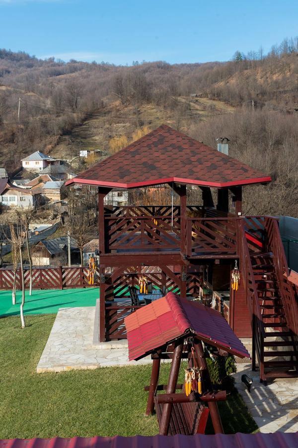 Pridvorul Haiducilor Slănic-Moldova Exterior foto